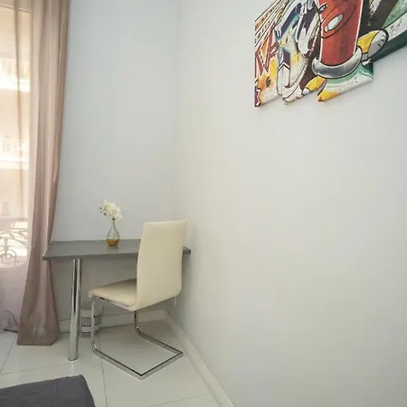 Designer Flat 니스