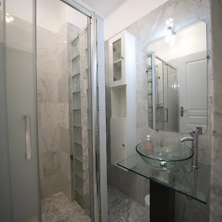 Апартаменты Designer Flat