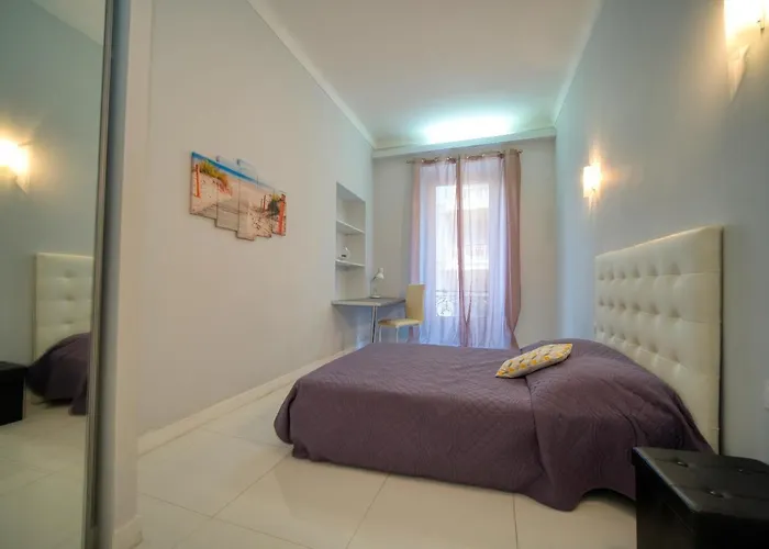 Designer Flat * Niza