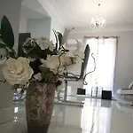 Designer Flat * ניס